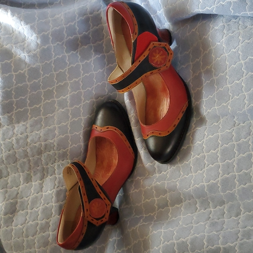 L'ARTISTE 10.5 Spring Step Heels